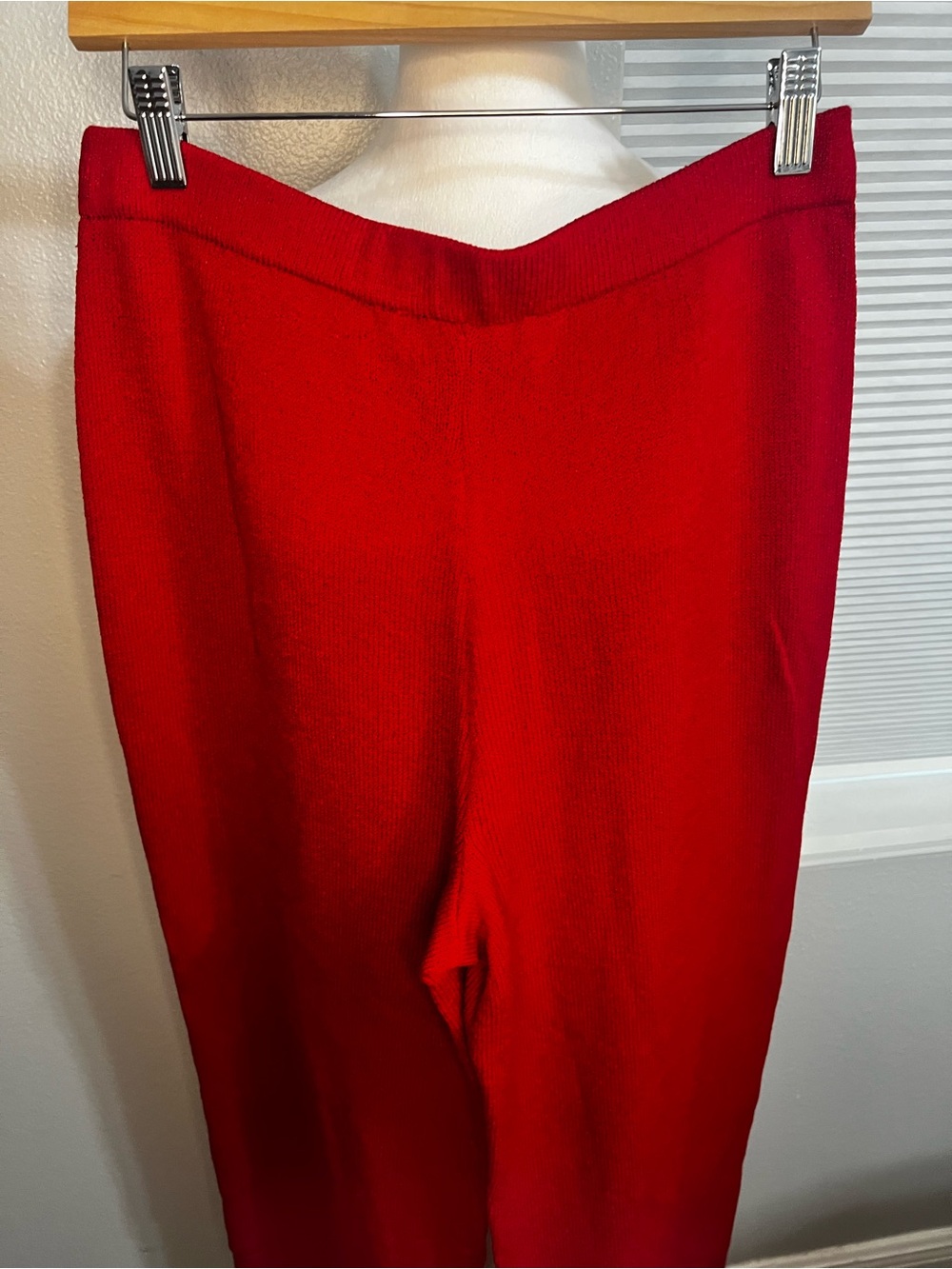 St. John Collections Red Santana Knit
Wide-Leg 10 Medium - Picture 7 of 14